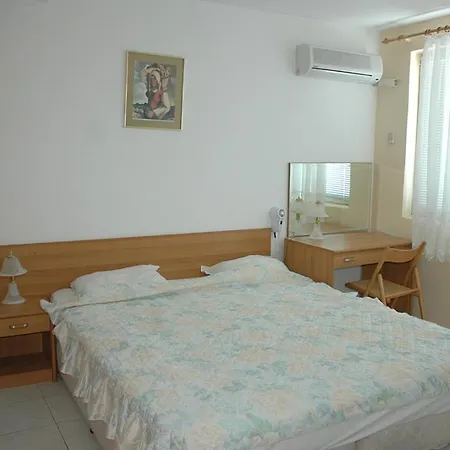 מלון Perla Beach Holiday Club פרימורסקו