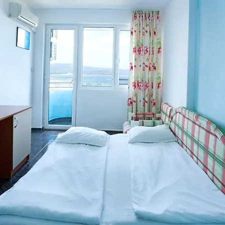 מלון Perla Beach Holiday Club